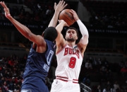 爱游戏在线-灰熊力克猛龙，武切维奇高光表现