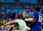 爱游戏入口-罗马球员展现爆发力，横扫对手取得大胜