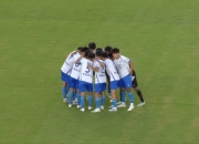 爱游戏在线-紧张气氛下，球员们备战比赛，全力以赴争夺荣耀！