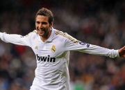 爱游戏APP-绿茵场上的北境风暴，当欧冠决赛的戏剧张力，遇见猛龙压哨绝杀凯尔特人的篮球史诗