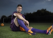 爱游戏体育-北欧寒冰与红黑铁壁，当芬兰的阿尔瓦雷斯撕裂米兰的防线