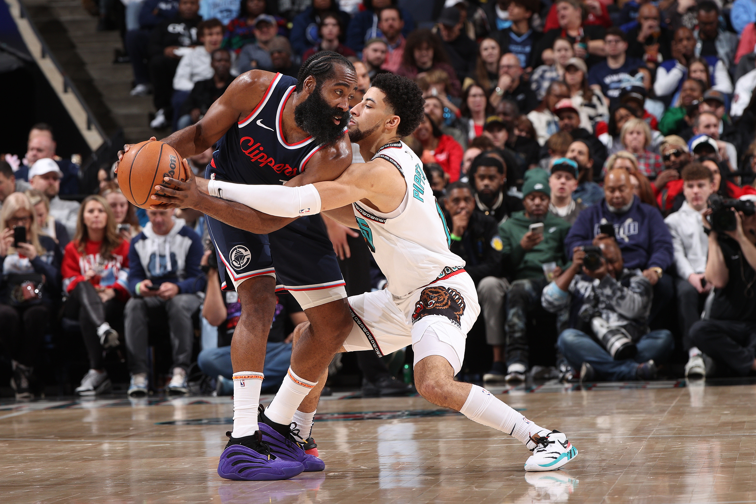 快船险胜深圳队，杜兰特点燃赛场