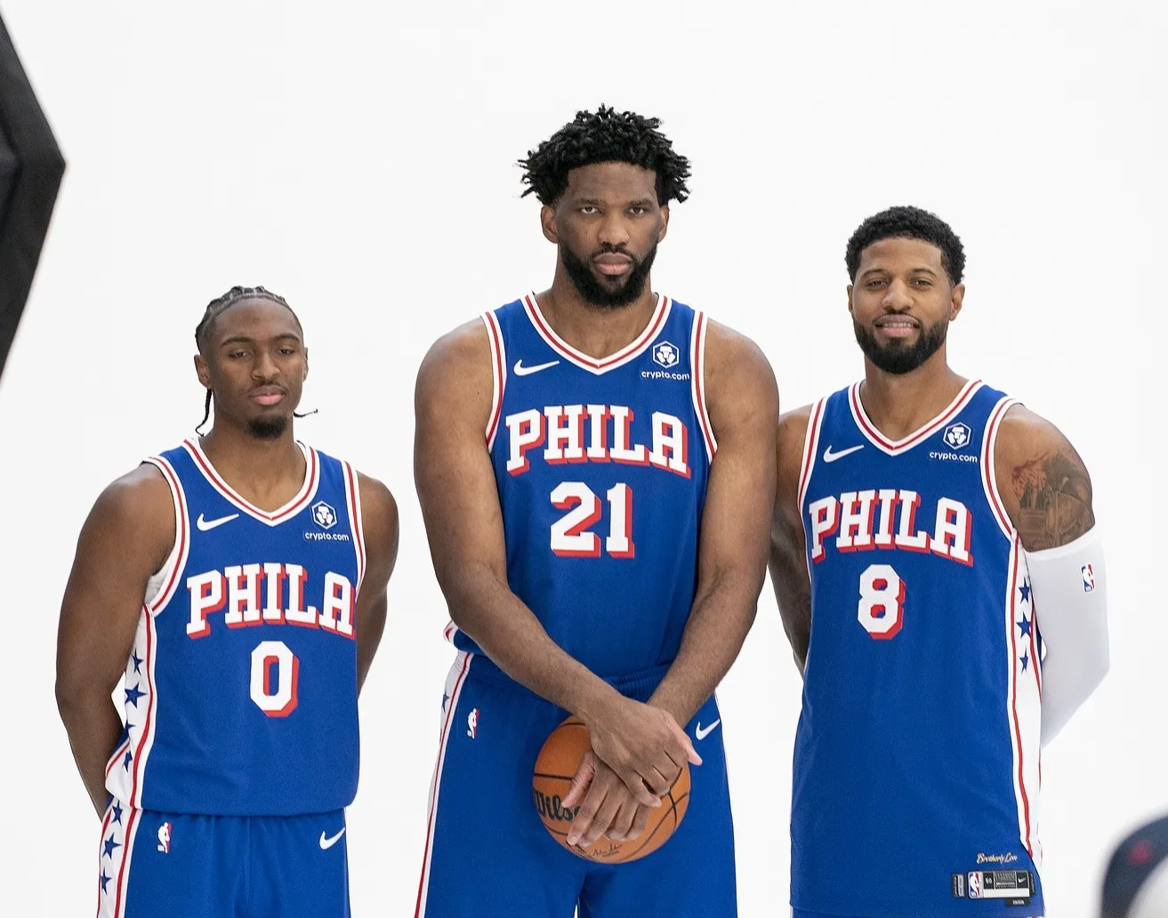 76人完胜深圳队，保罗刷新纪录