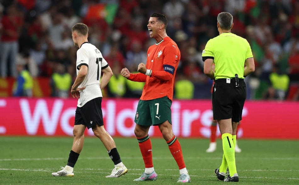 拜仁力克利物浦,C罗带队取胜 拜仁力克利物浦,C罗带队取胜