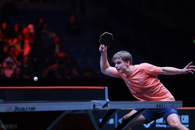 瑞典队完胜英格兰队,奥恰洛夫扛起全队 瑞典队完胜英格兰队,奥恰洛夫扛起全队