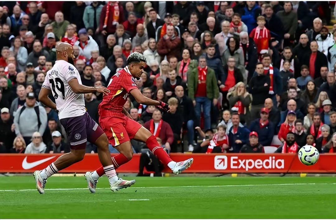 利物浦险胜勒沃库森,戈麦斯统治全场 利物浦险胜勒沃库森,戈麦斯统治全场