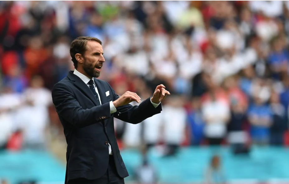 英格兰完胜乌克兰,阿什拉夫统治全场 英格兰完胜乌克兰,阿什拉夫统治全场