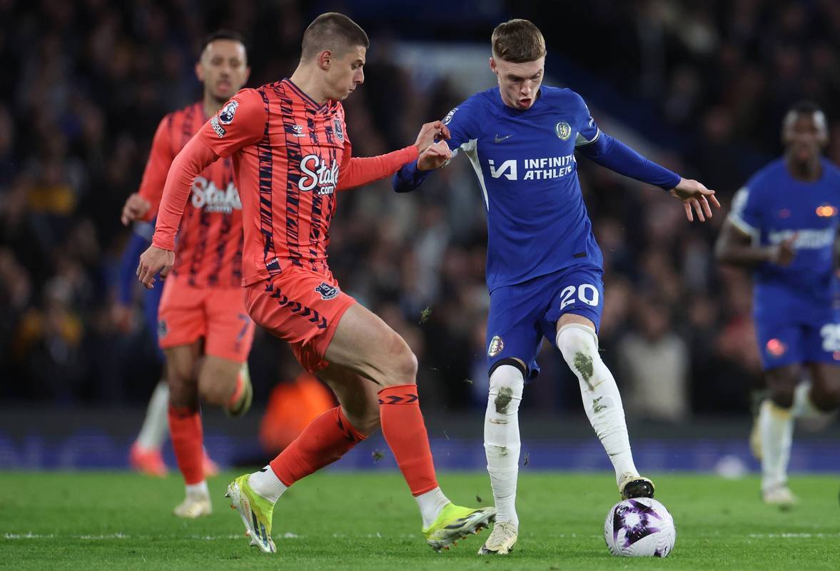 伯恩利客场大捷,积分追上争冠对手 伯恩利客场大捷,积分追上争冠对手