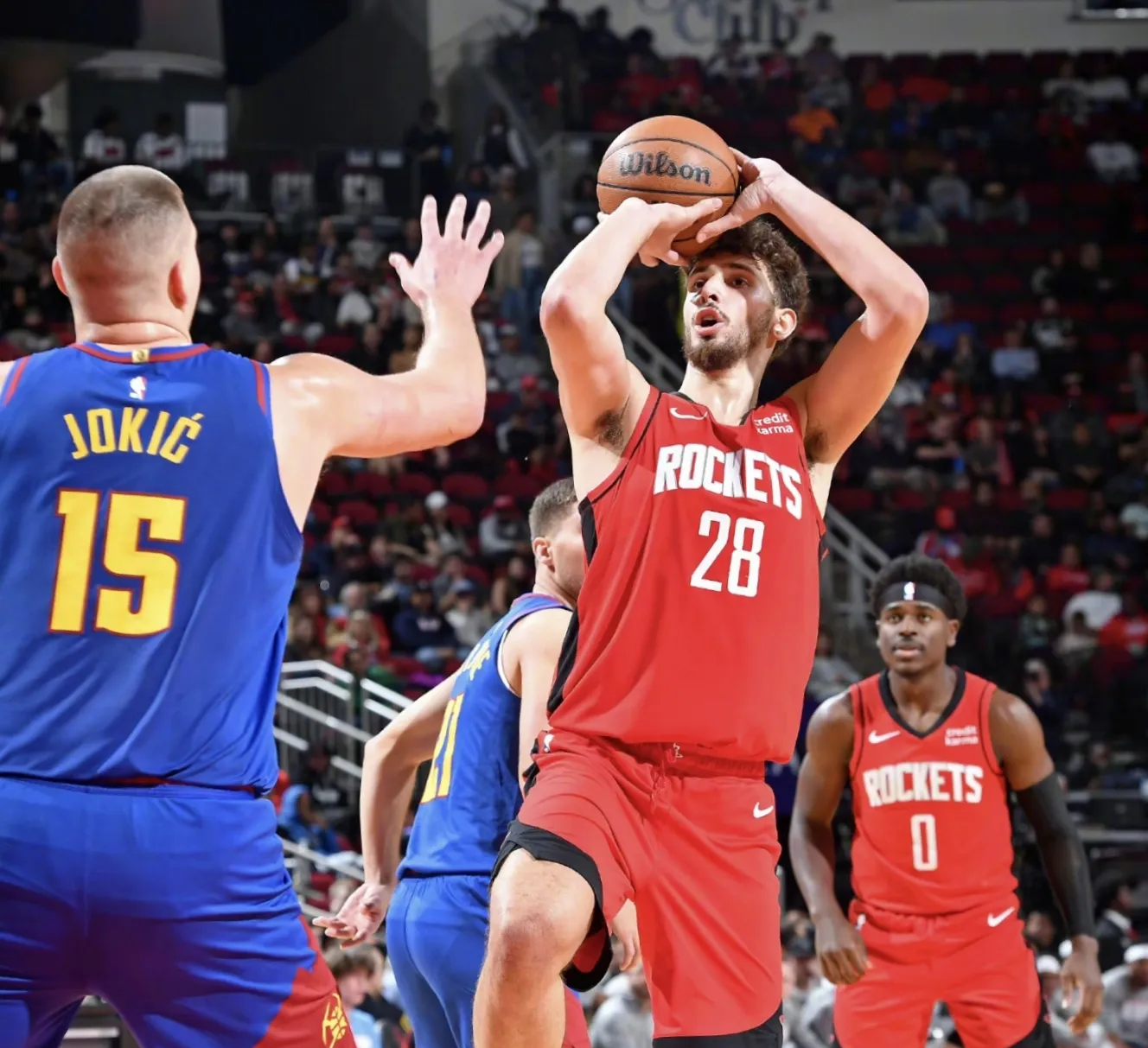 雄鹿鏖战火箭，东契奇刷新纪录