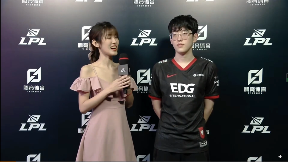 RNG险胜HLE,Scout完成帽子戏法 RNG险胜HLE,Scout完成帽子戏法