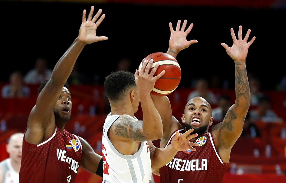 瑞典乒乓球队轻取波兰乒乓球队,水谷隼制霸全场 瑞典乒乓球队轻取波兰乒乓球队,水谷隼制霸全场