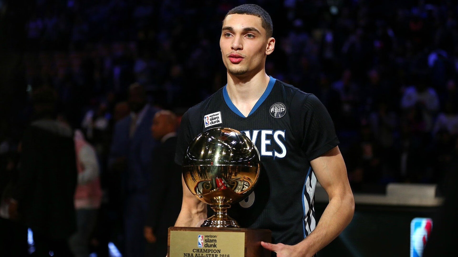 末节之王！浓眉统治攻防两端，湖人强压猛龙锁定关键胜利