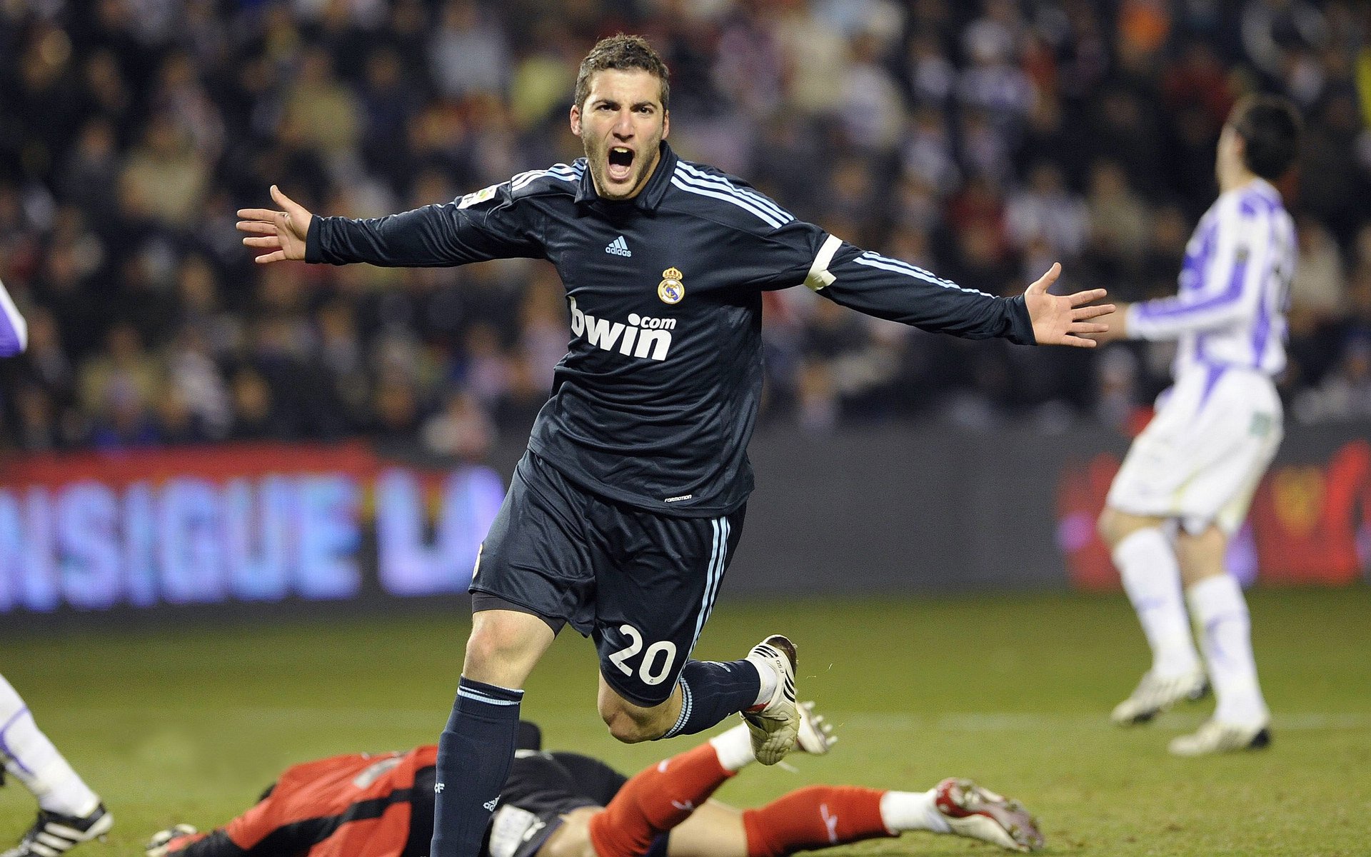 红魔之魂觉醒，曼联力克英格兰，贝林厄姆统治全场的战术革命