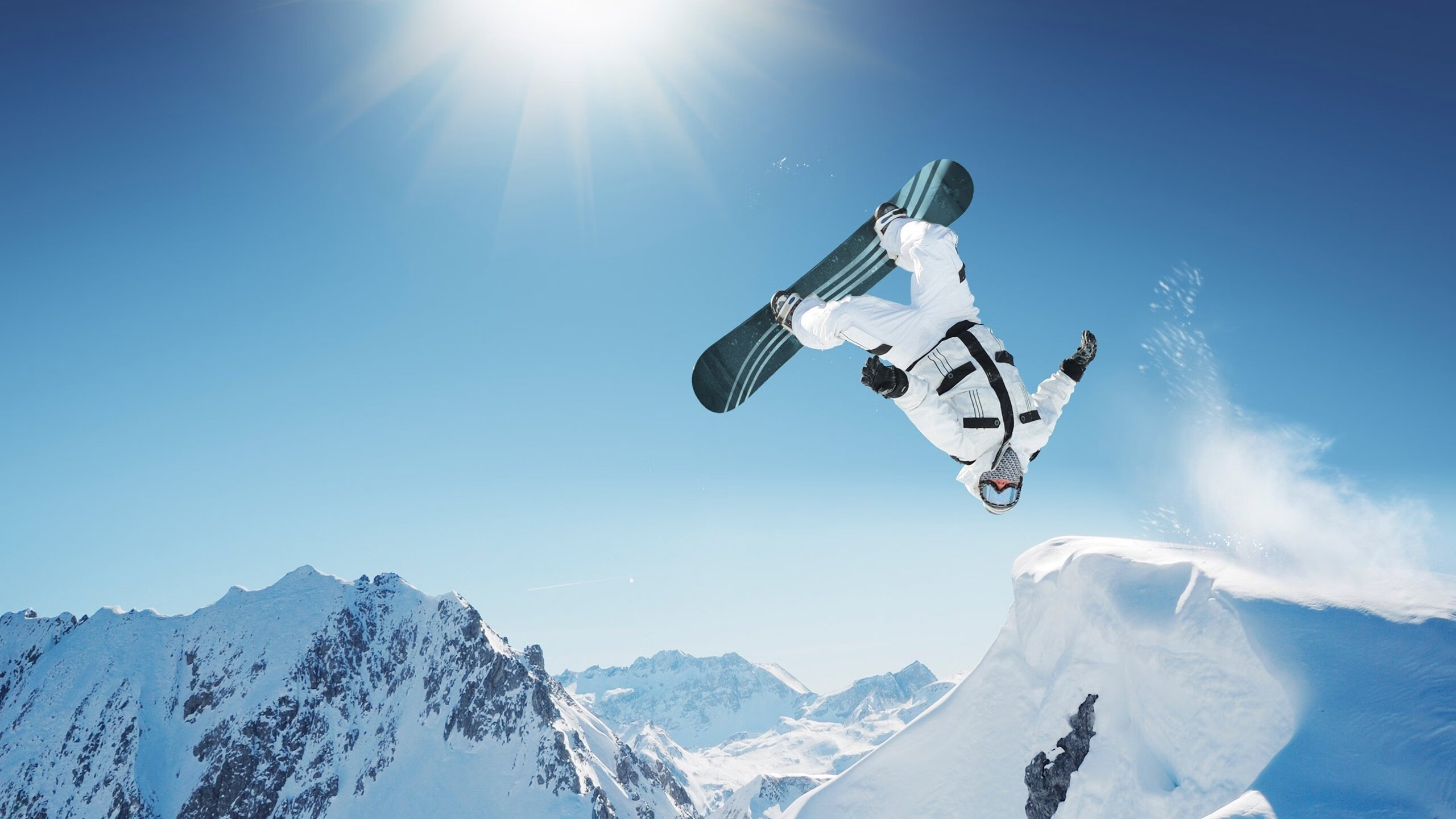 马刺压哨绝杀广东，字母哥年度焦点战接管比赛